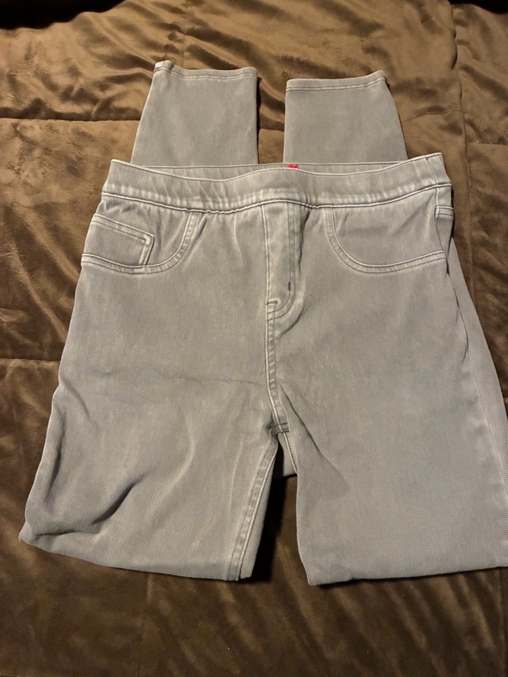 Spanx brand, size medium, Light Gray Pull-On Leggings with Faux Pocket Detail